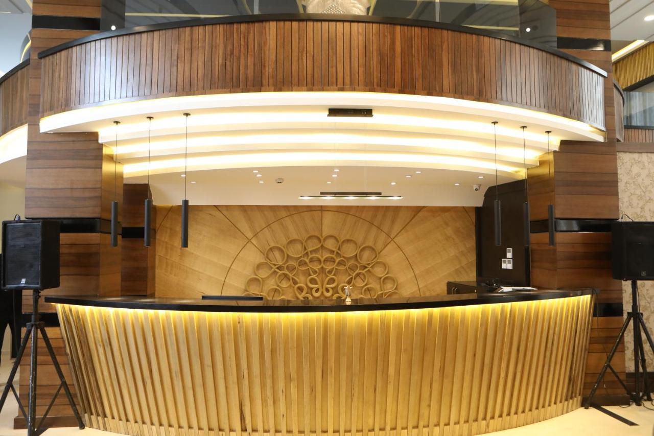 فندق صحارى الخليج Sahara Gulf Hotel Apartments アンマン エクステリア 写真