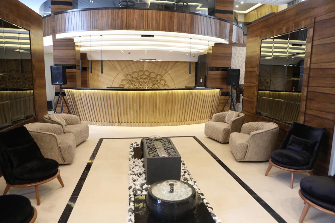 فندق صحارى الخليج Sahara Gulf Hotel Apartments アンマン エクステリア 写真