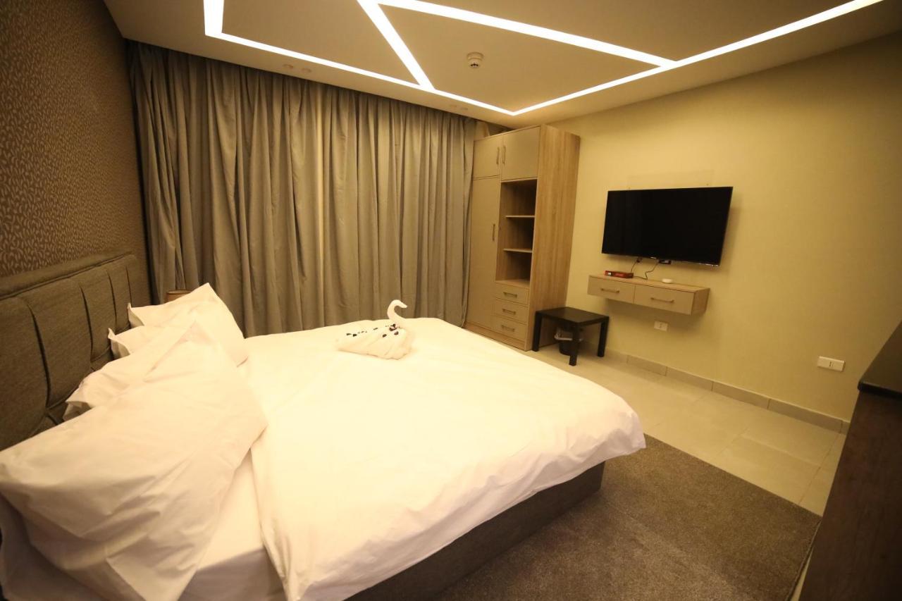 فندق صحارى الخليج Sahara Gulf Hotel Apartments アンマン エクステリア 写真