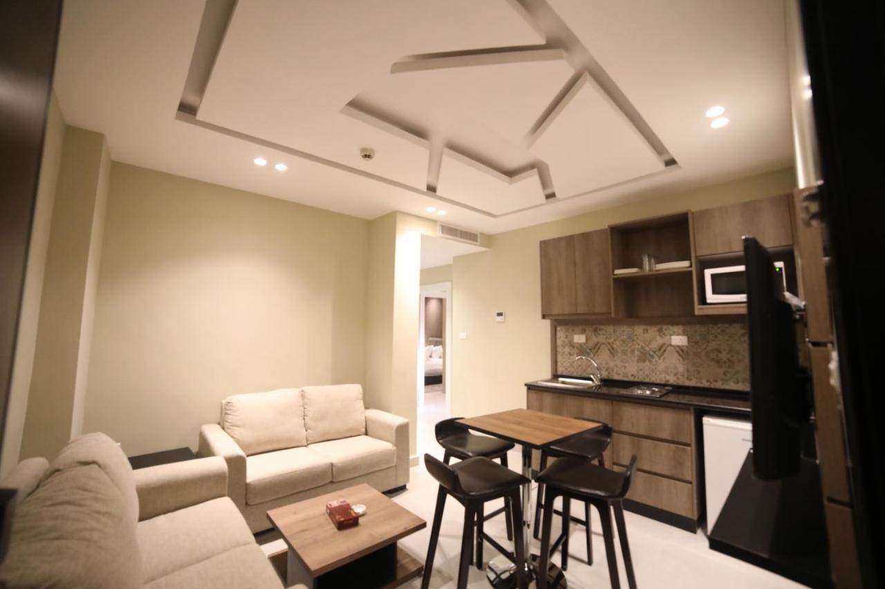 فندق صحارى الخليج Sahara Gulf Hotel Apartments アンマン エクステリア 写真
