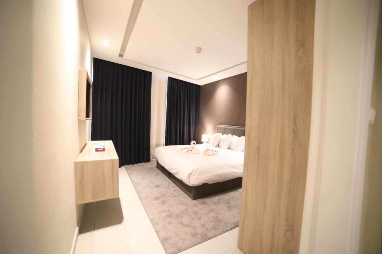 فندق صحارى الخليج Sahara Gulf Hotel Apartments アンマン エクステリア 写真