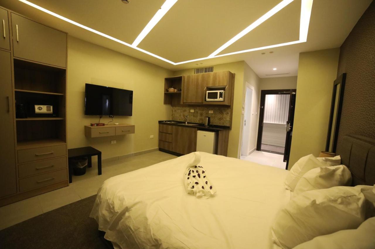 فندق صحارى الخليج Sahara Gulf Hotel Apartments アンマン エクステリア 写真